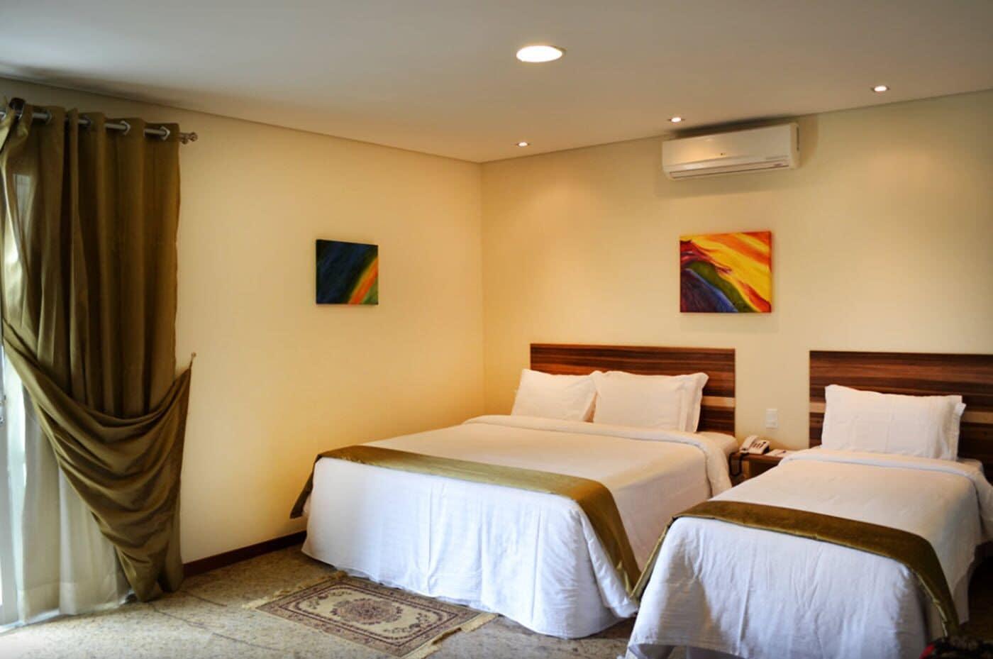 Colonial Plaza Hotel Pindamonhangaba Bagian luar foto