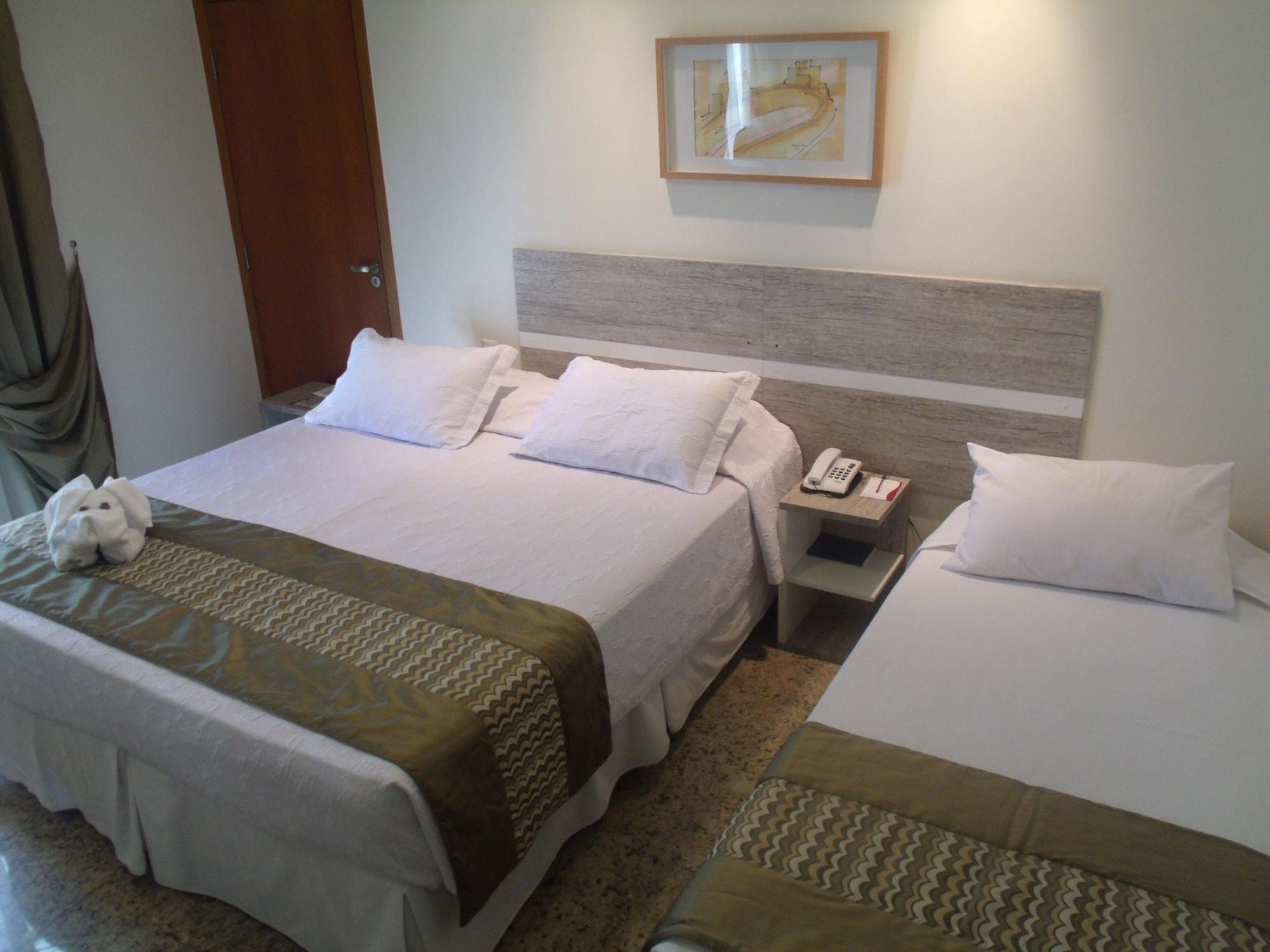 Colonial Plaza Hotel Pindamonhangaba Bagian luar foto