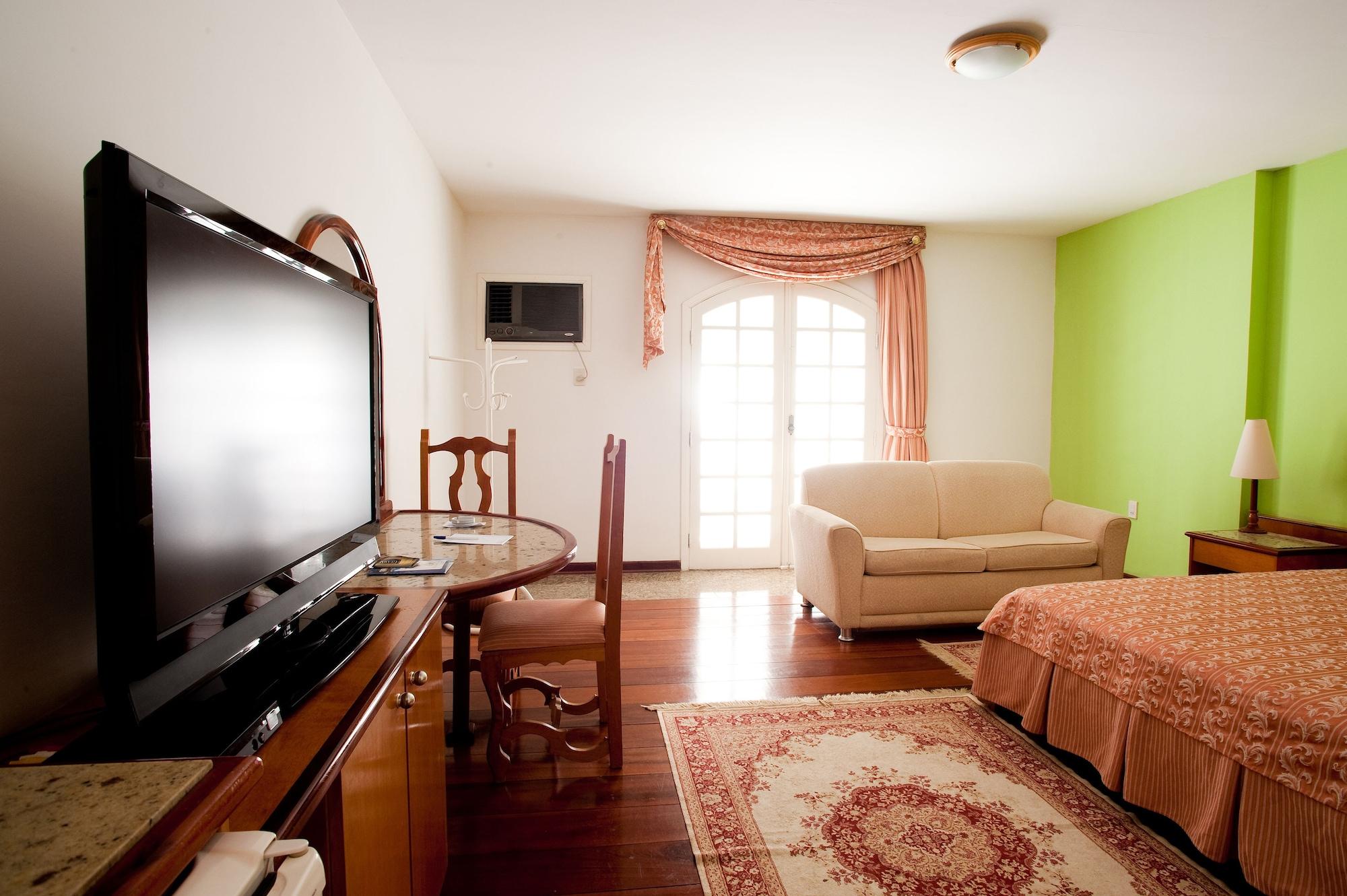 Colonial Plaza Hotel Pindamonhangaba Bagian luar foto