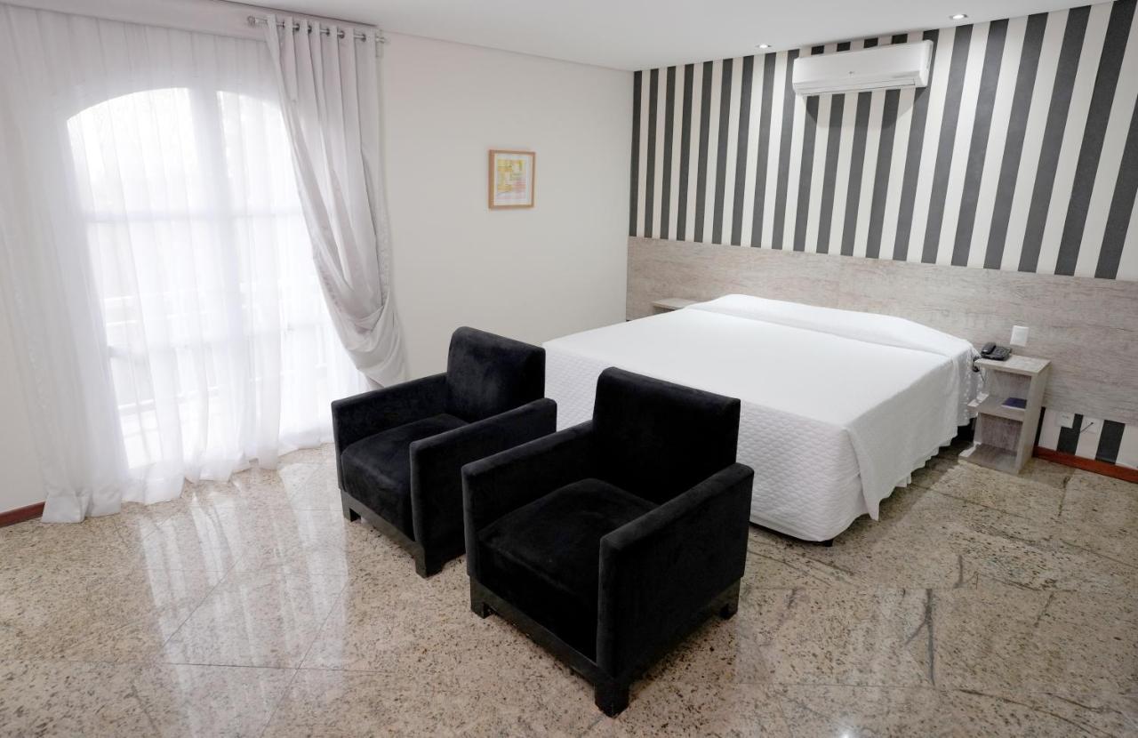 Colonial Plaza Hotel Pindamonhangaba Bagian luar foto