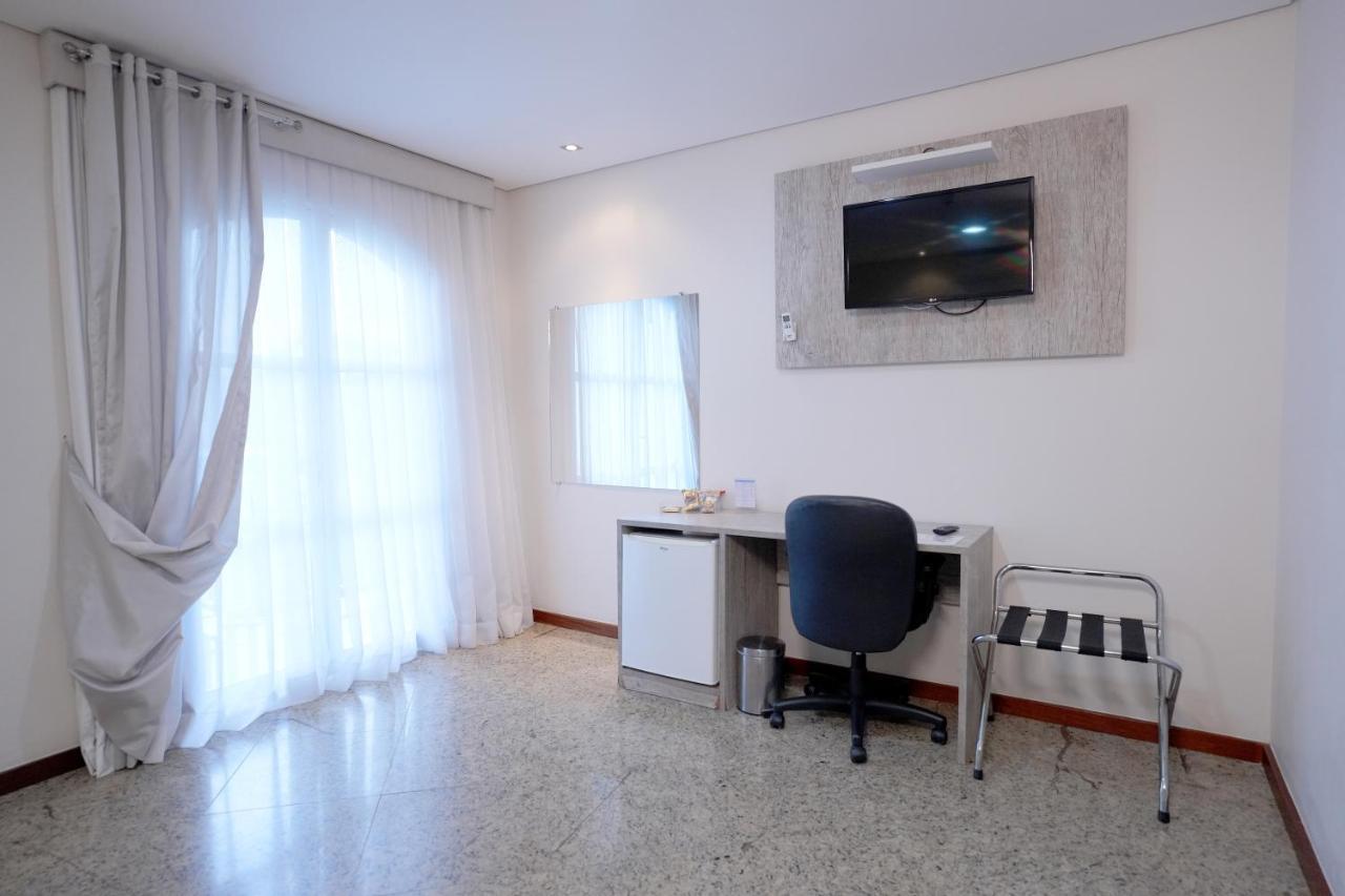 Colonial Plaza Hotel Pindamonhangaba Bagian luar foto