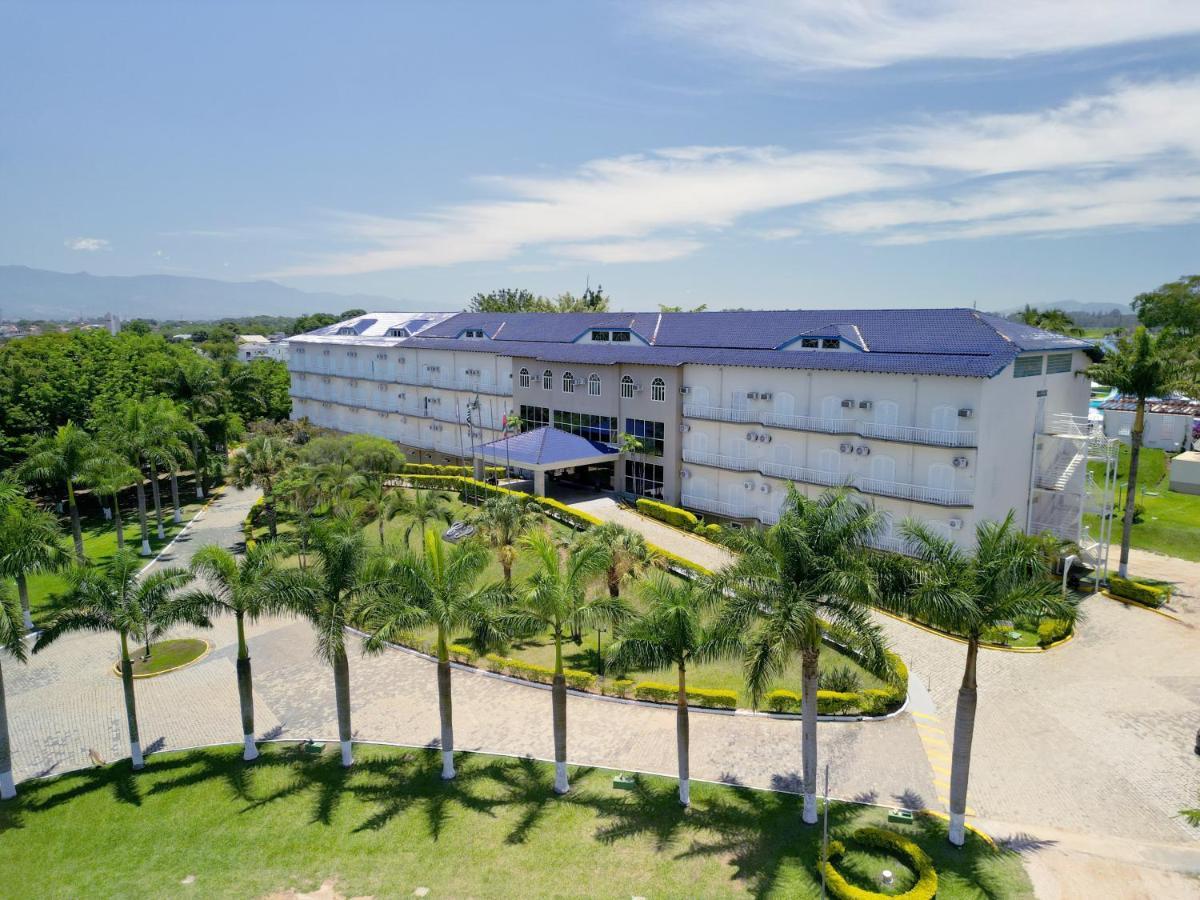 Colonial Plaza Hotel Pindamonhangaba Bagian luar foto