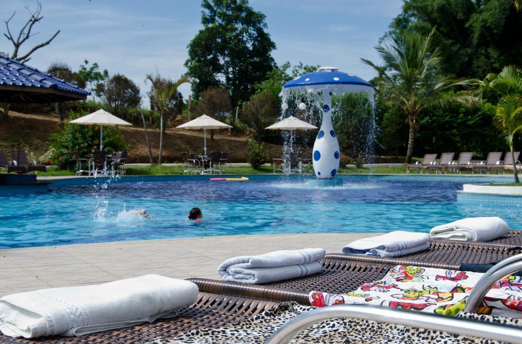 Colonial Plaza Hotel Pindamonhangaba Bagian luar foto